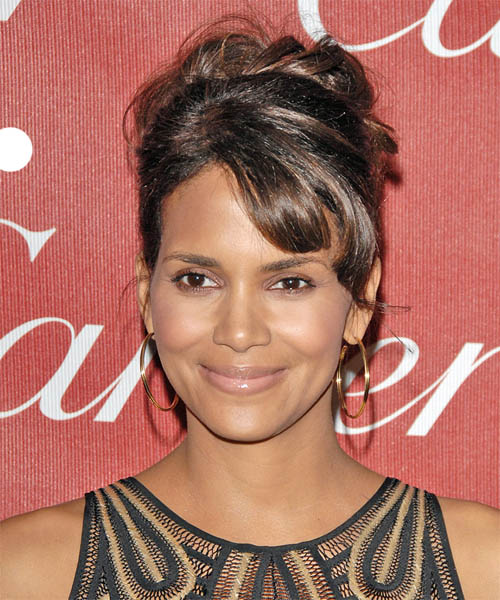 Halle Berry Hairstyle. This was a beautiful upstyle for Halle at the 2008 