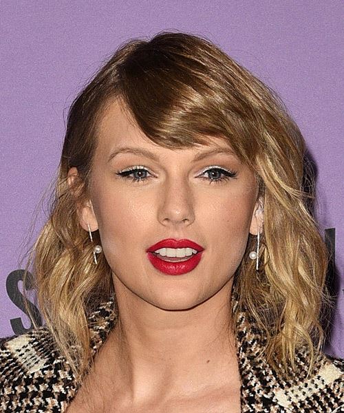 Taylor Swift Hairstyles, Hair Cuts and Colors