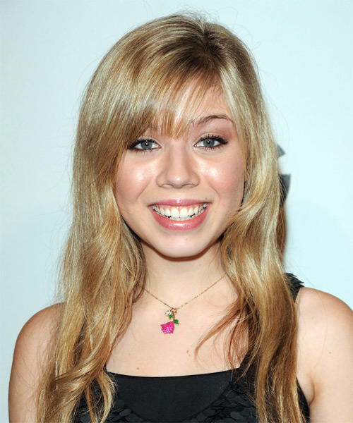 Smooth and simple was the aim for Jennette's hairstyle