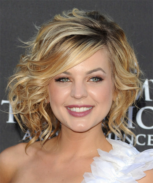 Kirsten Storms Hairstyle. This is a magnificent look for Kirsten who's 