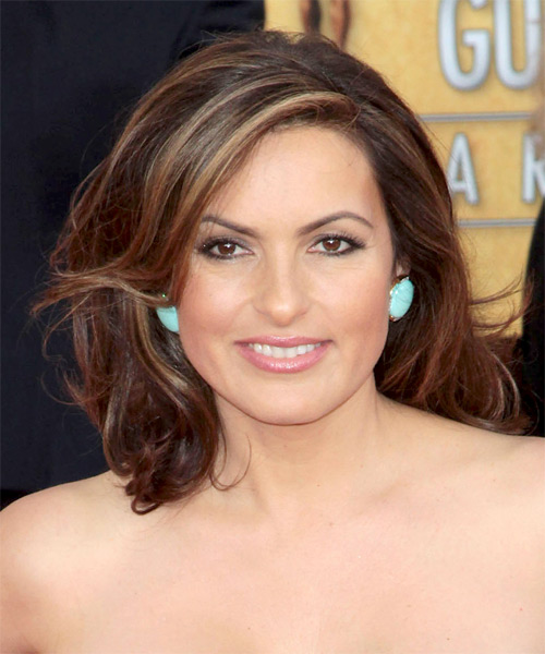 Mariska Hargitay S 20 Best Hairstyles And Haircuts