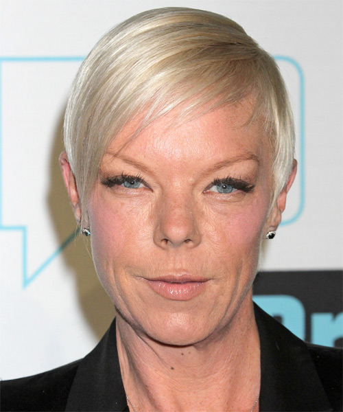 Tabatha Coffey Short Straight Hairstyle - Light Blonde (Platinum) - Tabatha-Coffey