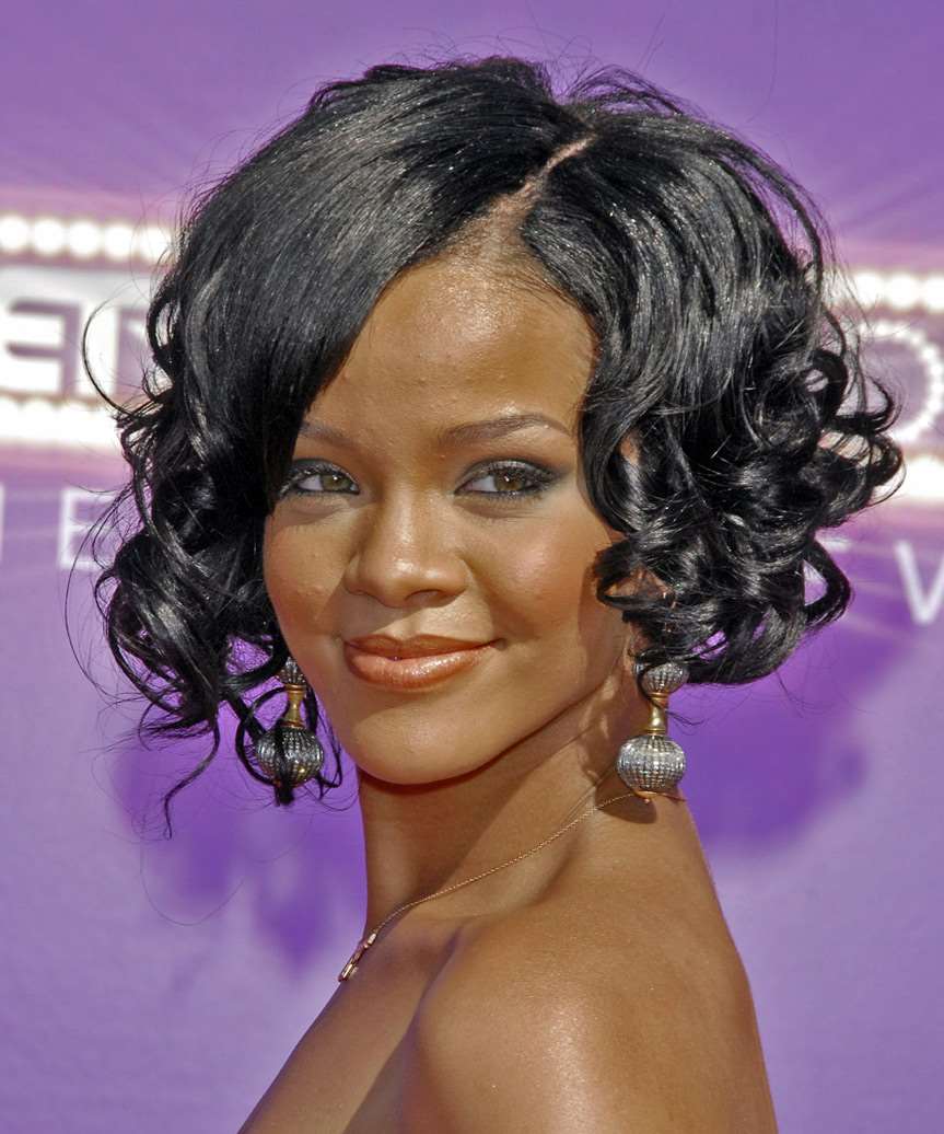 rihanna hairstyles curly. Rihanna Hairstyle