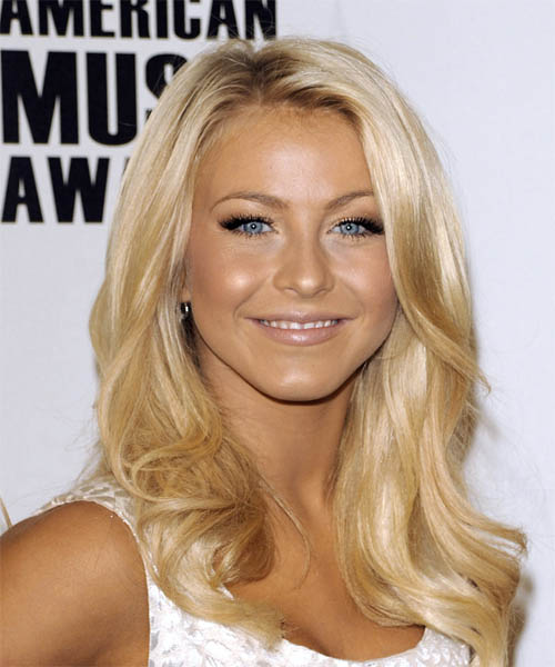 Julianne Hough Long Wavy Casual Hairstyle