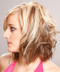 Alternative Medium Wavy Hairstyle - click to view hairstyle information
