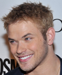 Kellan Lutz Hairstyle - click to view hairstyle information