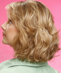 Casual Medium Wavy Hairstyle - click to view hairstyle information