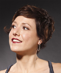 Casual Short Straight Hairstyle - click to view hairstyle information