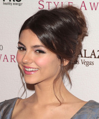 Victoria Justice Hairstyle - click to view hairstyle information
