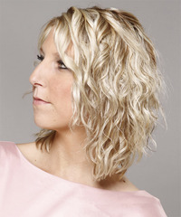 Casual Medium Curly Hairstyle - click to view hairstyle information