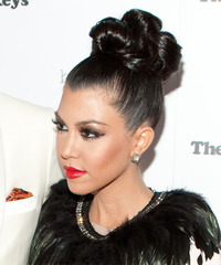 Kourtney Kardashian Hairstyle - click to view hairstyle information
