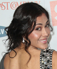 Carla Ortiz Hairstyle - click to view hairstyle information