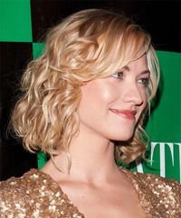 Yvonne Strahovski Hairstyle - click to view hairstyle information