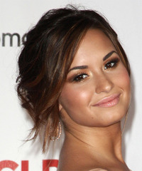 Demi Lovato Hairstyle - click to view hairstyle information