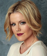 Kathleen Robertson Hairstyle - click to view hairstyle information