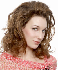 Casual Medium Wavy Hairstyle - click to view hairstyle information