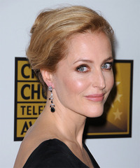 Gillian Anderson Hairstyle - click to view hairstyle information