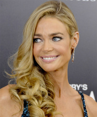 Denise Richards Hairstyle - click to view hairstyle information