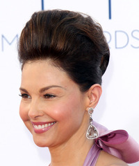 Ashley Judd Hairstyle - click to view hairstyle information