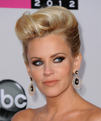 Jenny McCarthy Hairstyle - click to view hairstyle information