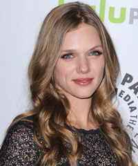 Tracy Spiridakos Hairstyle - click to view hairstyle information