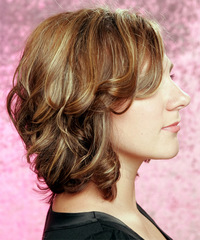 Casual Medium Wavy Hairstyle - click to view hairstyle information