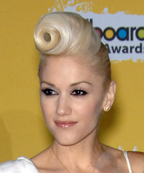 Long Straight Alternative hairstyle: Gwen Stefani | TheHairStyler.com