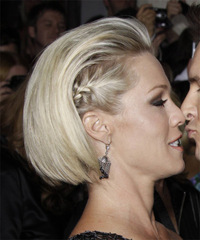 Jennie Garth Hairstyle - click to view hairstyle information