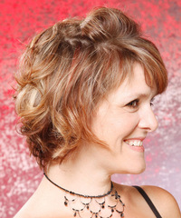 Casual Short Wavy Hairstyle - click to view hairstyle information