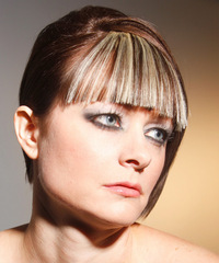 Alternative Medium Straight Hairstyle - click to view hairstyle information