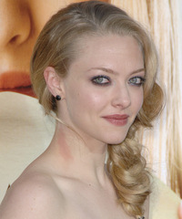 Amanda Seyfried Hairstyle - click to view hairstyle information