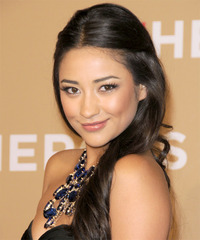 Shay Mitchell Hairstyle - click to view hairstyle information