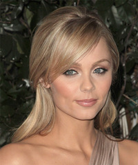 Laura Vandervoort  Hairstyle - click to view hairstyle information