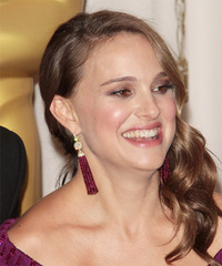 Natalie Portman Hairstyle - click to view hairstyle information