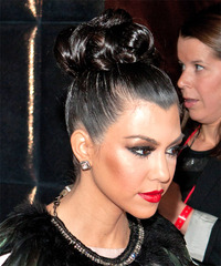 Kourtney Kardashian Hairstyle - click to view hairstyle information