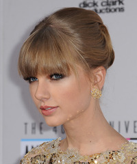 Taylor Swift Hairstyle - click to view hairstyle information