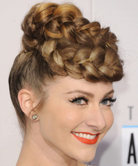 Amy Heidermann Hairstyle - click to view hairstyle information