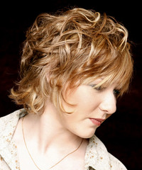 Casual Medium Wavy Hairstyle - click to view hairstyle information