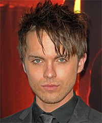 Thomas Dekker Hairstyle - click to view hairstyle information