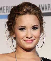 Demi Lovato Information on Demi Lovato Hairstyle   Click To View Hairstyle Information