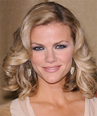 Brooklyn Decker Hairstyle - click to view hairstyle information
