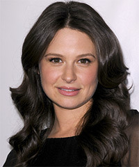 Katie Lowes Hairstyle - click to view hairstyle information