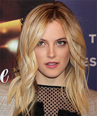 Riley Keough Hairstyle - click to view hairstyle information