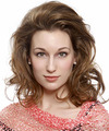 Casual Medium Wavy Hairstyle