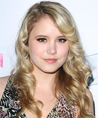 Taylor Spreitler Hairstyle - click to view hairstyle information