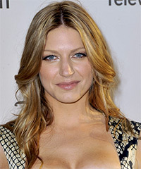 Jes Macallan  Hairstyle - click to view hairstyle information