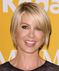Jenna Elfman Hairstyle - click to view hairstyle information