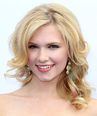 Claudia Lee Hairstyle - click to view hairstyle information