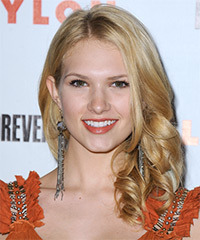 Claudia Lee Hairstyle - click to view hairstyle information