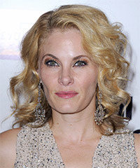 Marisa Zanuck Hairstyle - click to view hairstyle information